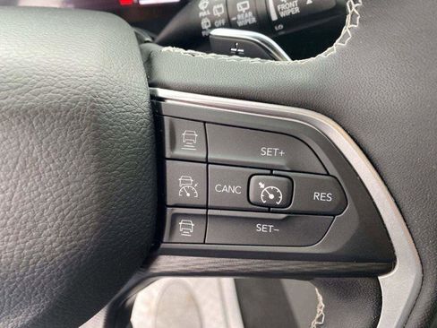 Used 2024 Jeep Grand Cherokee Altitude AWD/4WD image 72