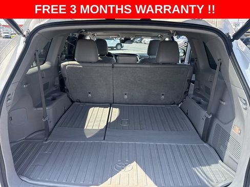 Used 2017 Toyota Highlander Limited w/ Carpet Mat Package AWD/4WD image 26