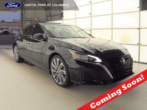 Used 2023 Nissan Altima 2.5 SL FWD image 1