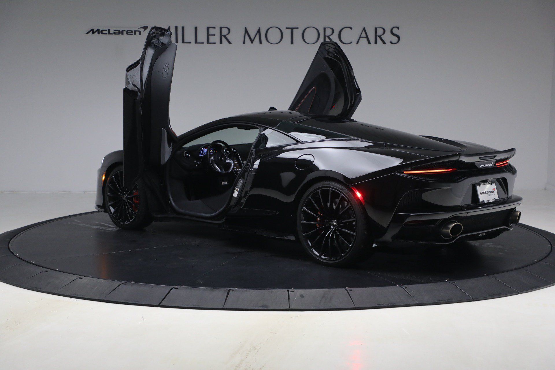 Used 2023 McLaren GT RWD image 16