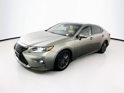 Used 2018 Lexus ES 350 w/ Navigation System Package image 3