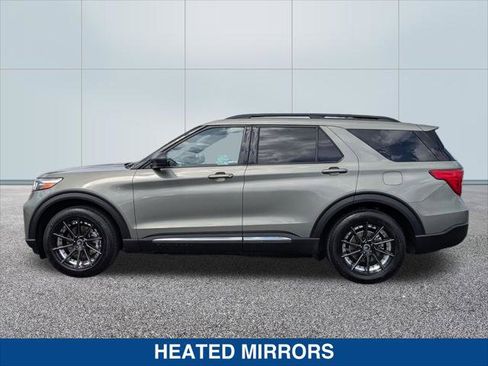 Used 2020 Ford Explorer XLT w/ Equipment Group 202A RWD image 2