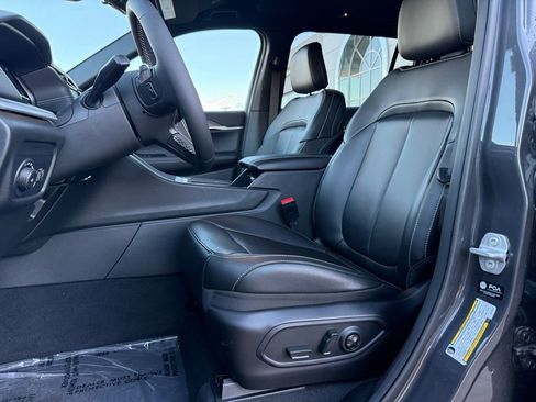 New 2025 Jeep Grand Cherokee L Limited w/ Trailer Tow Package image 2