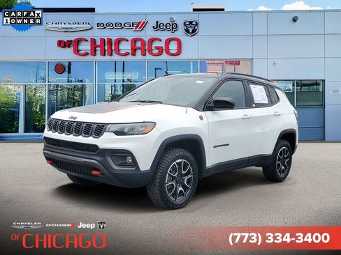 Certified 2025 Jeep Compass Trailhawk AWD/4WD image 2