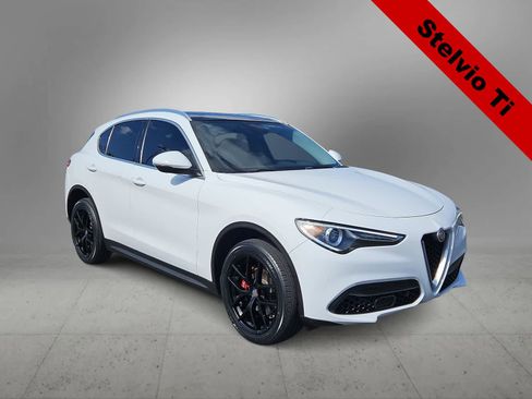 Used 2019 Alfa Romeo Stelvio Ti AWD/4WD image 2