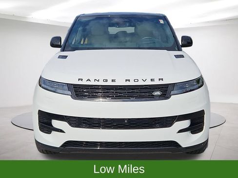 Used 2025 Land Rover Range Rover Sport SE AWD/4WD image 2