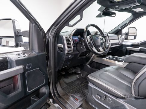 Used 2018 Ford F250 Platinum w/ Platinum Ultimate Package AWD/4WD image 15