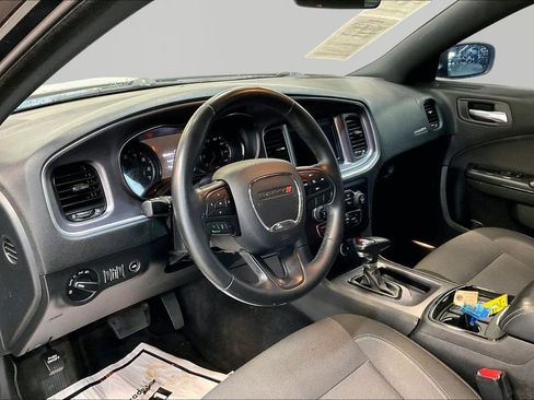 Used 2018 Dodge Charger SXT w/ Blacktop Package RWD image 19