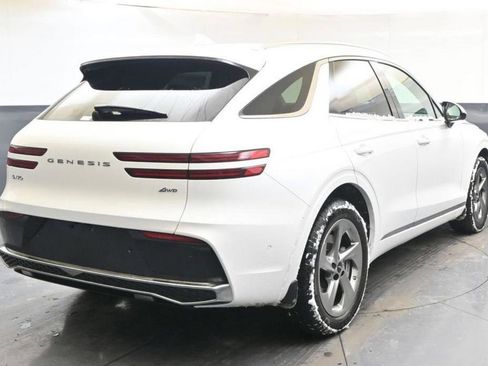 Used 2025 Genesis GV70 2.5T image 5