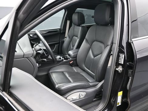 Certified 2024 Porsche Macan S w/ Premium Plus Package image 5