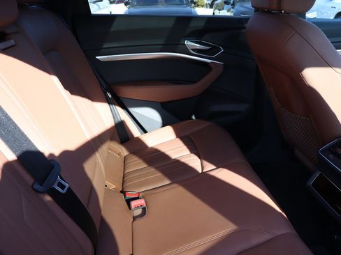 Used 2021 Audi e-tron Premium Plus w/ Premium Plus Package image 21