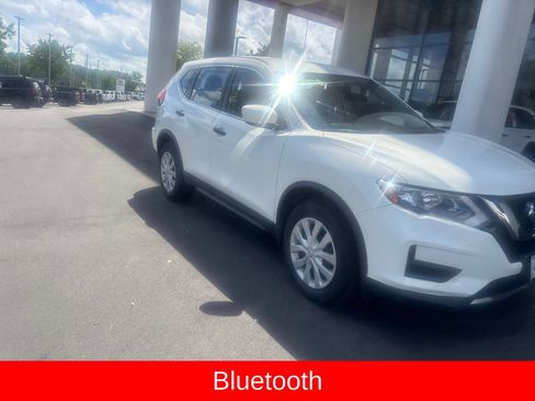 Used 2017 Nissan Rogue S AWD/4WD image 6
