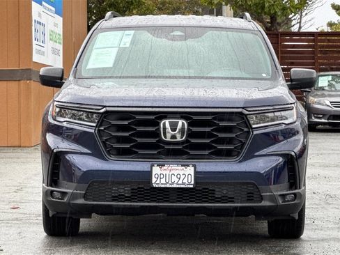 Certified 2025 Honda Pilot Sport image 9