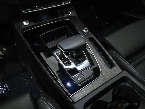 Certified 2025 Audi Q5 e Premium Plus w/ Premium Plus Package image 12
