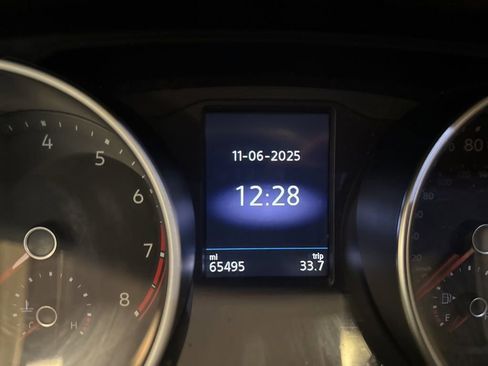 Used 2021 Volkswagen Tiguan SE w/ Panoramic Sunroof Package image 21