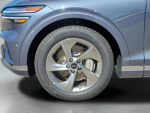 New 2026 Genesis GV70 2.5T Advanced image 9