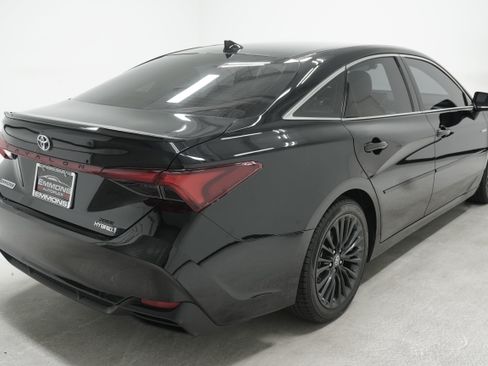 Used 2019 Toyota Avalon XSE w/ All Weather Liner Package FWD image 4