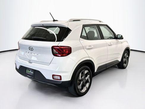 Used 2025 Hyundai Venue SEL FWD image 9