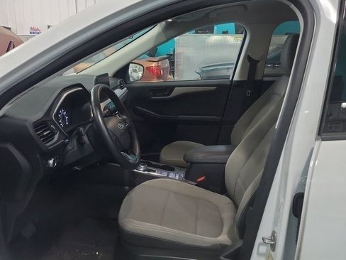 Used 2022 Ford Escape SE w/ Convenience Package image 3