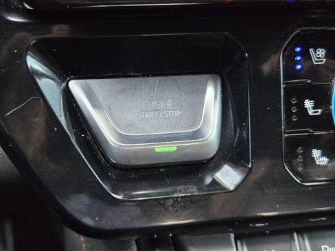 Used 2024 GMC Sierra 1500 AT4 w/ Technology Package AWD/4WD image 19