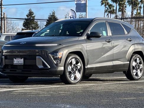 Used 2024 Hyundai Kona SEL w/ Convenience Package image 11