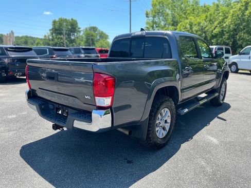 Used 2017 Toyota Tacoma SR5 RWD image 26