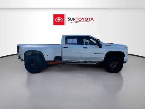 Used 2022 Chevrolet Silverado 3500 High Country image 2