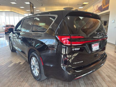 New 2026 Chrysler Pacifica Select AWD/4WD image 7