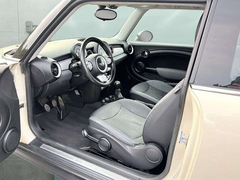 Used 2010 MINI Cooper Hardtop FWD image 12