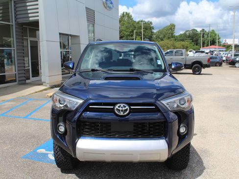 Used 2023 Toyota 4Runner TRD Off-Road Premium w/ Moonroof Package AWD/4WD image 6