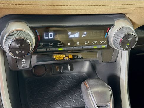 Certified 2021 Toyota RAV4 XLE Premium AWD/4WD image 17