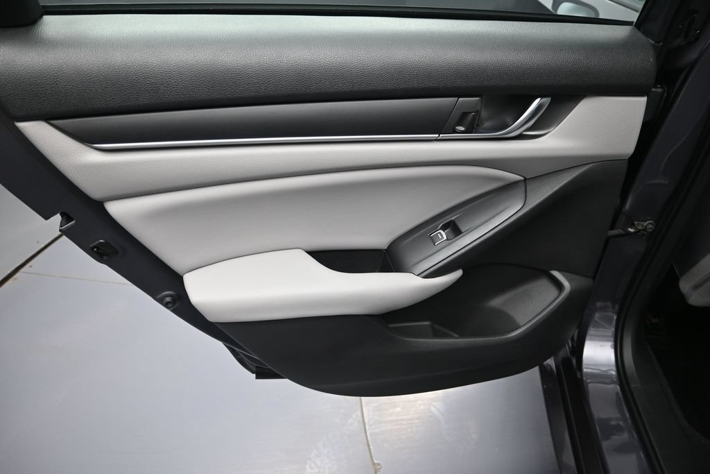 Used 2018 Honda Accord LX image 24