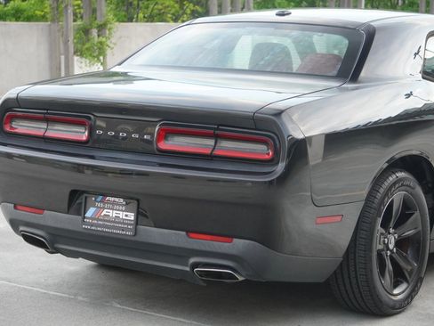 Used 2017 Dodge Challenger SXT image 26