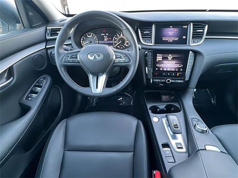 Certified 2025 INFINITI QX50 Pure image 11