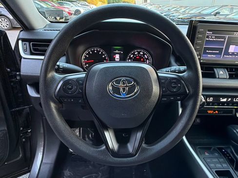Used 2022 Toyota RAV4 XLE AWD/4WD image 22