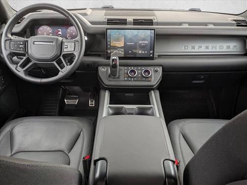 Certified 2025 Land Rover Defender 110 V8 AWD/4WD image 19