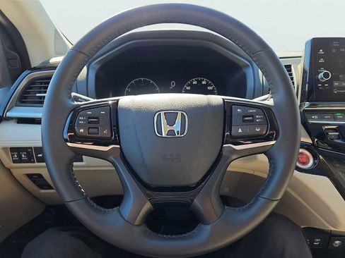 Certified 2025 Honda Odyssey Touring image 26