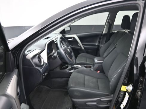 Used 2018 Toyota RAV4 XLE image 11