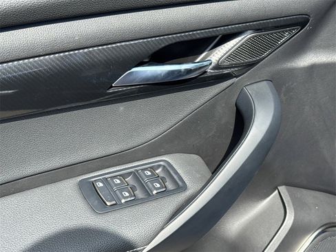 New 2025 VinFast VF 8 Eco image 27