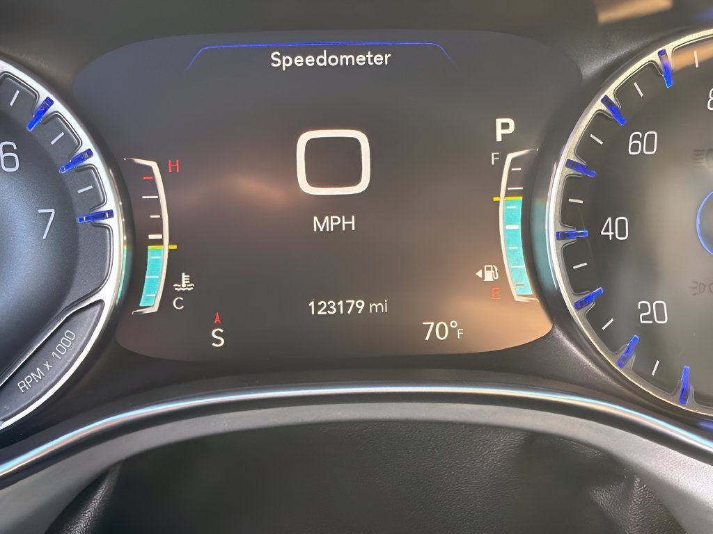 Used 2019 Chrysler Pacifica Touring-L Plus w/ S Appearance Package FWD image 19