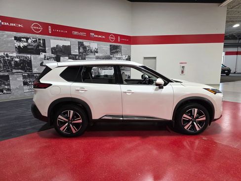 Used 2023 Nissan Rogue SL w/ SL Premium Package AWD/4WD image 2