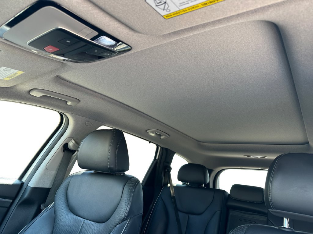 Used 2023 Hyundai Santa Fe Limited AWD/4WD image 12
