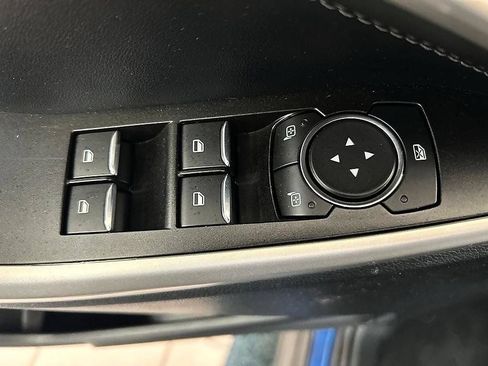 Used 2022 Ford Explorer XLT AWD/4WD image 11