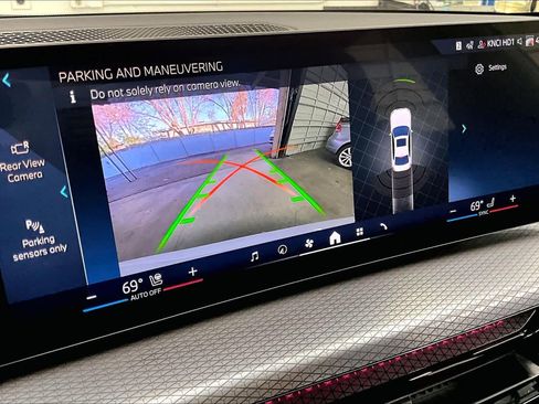 Used 2025 BMW 330i xDrive Sedan w/ M Sport Package image 23