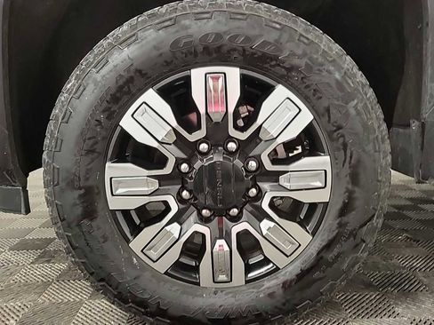 Used 2024 GMC Sierra 2500 Denali w/ Denali Reserve Package image 9