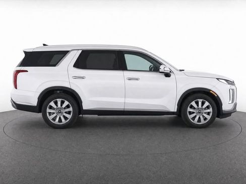 Used 2024 Hyundai Palisade SEL FWD image 2