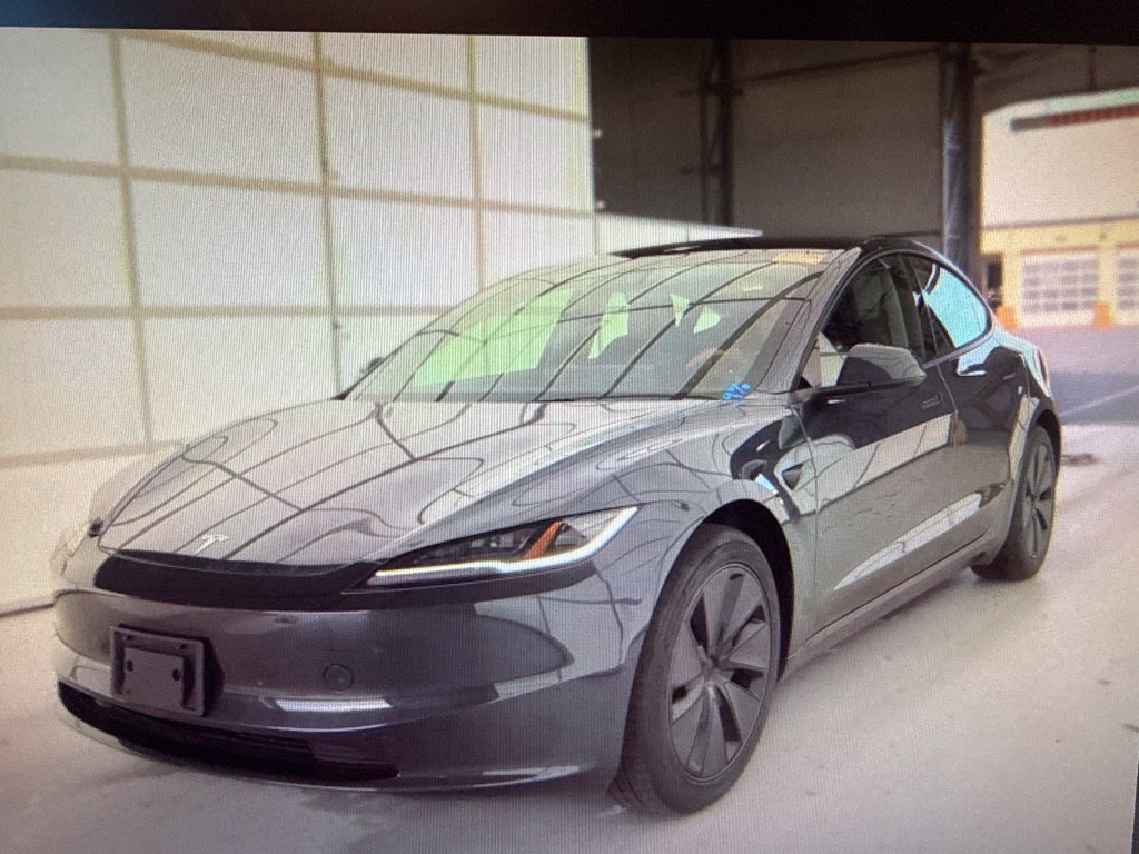 Used 2025 Tesla Model 3 Long Range RWD image 1