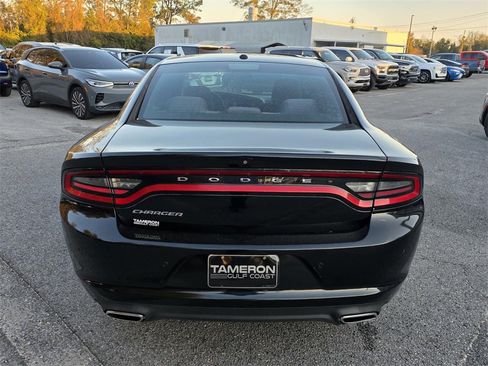 Used 2020 Dodge Charger SXT image 4