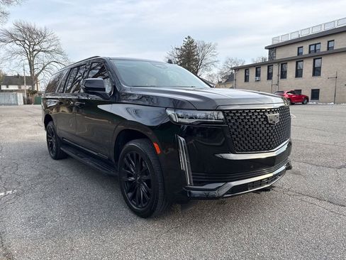 Used 2023 Cadillac Escalade ESV Premium Luxury image 13