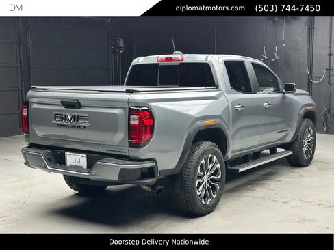Used 2023 GMC Canyon Denali image 6